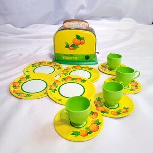 Sunnie Miss VTG Meral Toaster & Dishes Set of 13 Pieces 1970's Ohio Art